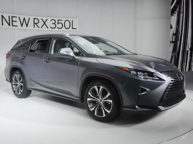 Lexus RX 350L 7 chỗ đến gần Việt Nam với giá 3 tỷ đồng