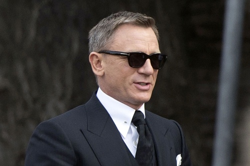 Daniel Craig nhập viện do chấn thương ở trường quay 007